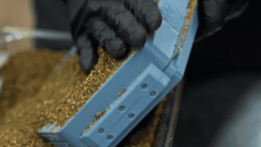 METERING TRAYS™